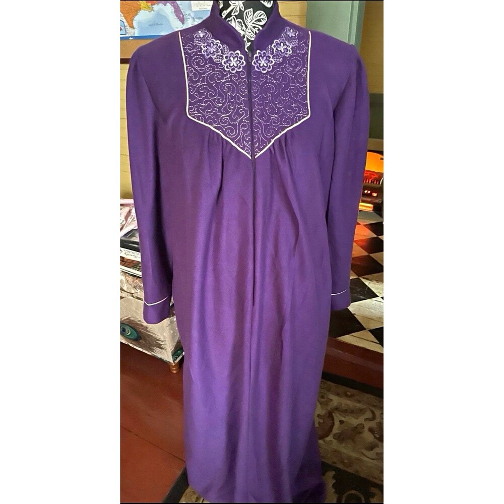 Heather Collection Vintage Purple Embroidered Zip Front Nightgown Small USA